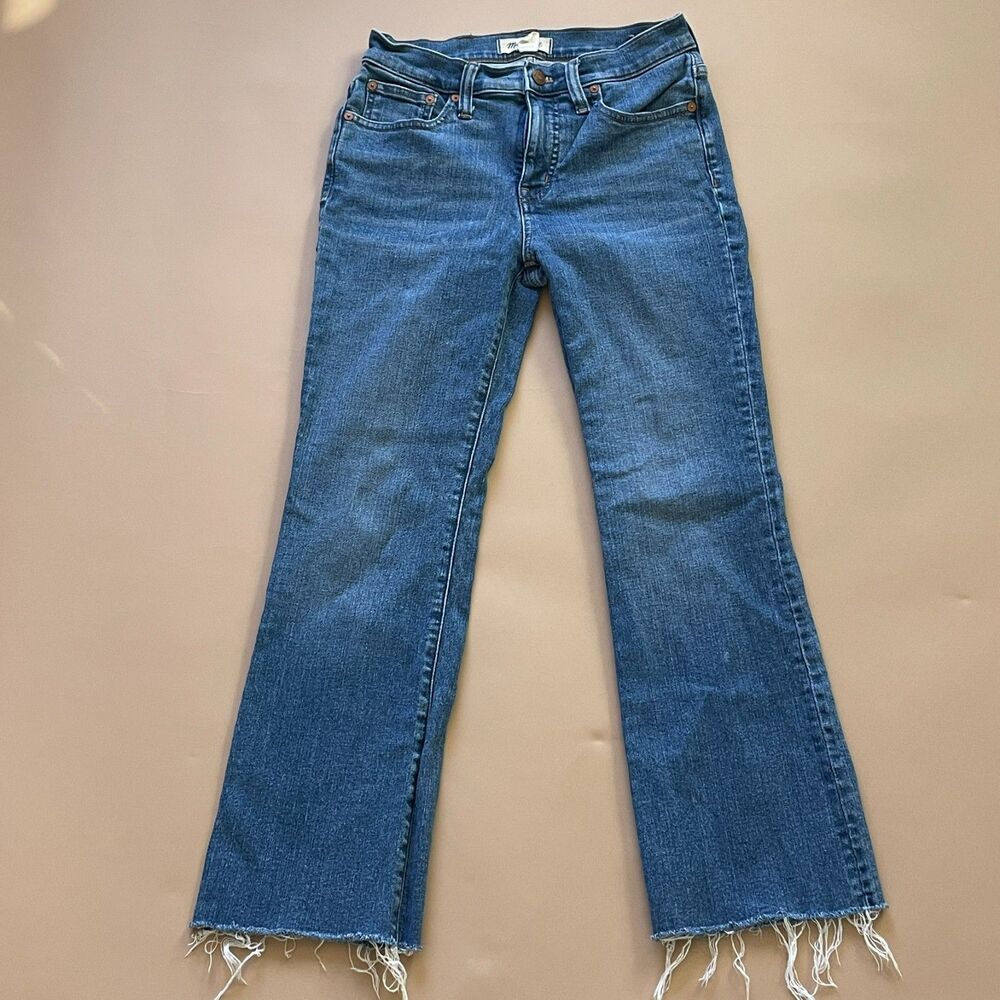 Madewell Mid-Rise Kick Out Jeans Womens 26 Blue Raw Hem Cropped Flare Stretch